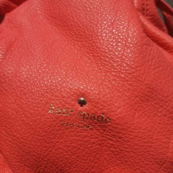 Kate Spade Cow Leather Bucket Cinch Bag in Salmon Orange Color 🍊 - Picture 2 of 8